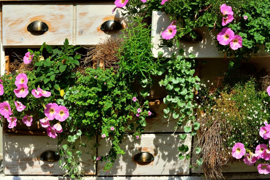 ozdobiony balkon kwiaty